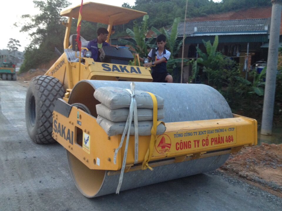 Nhược điểm Lu rung Sakai  so với Hamm