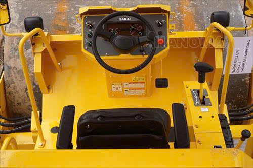 Man Hinh Lu Sakai 621d