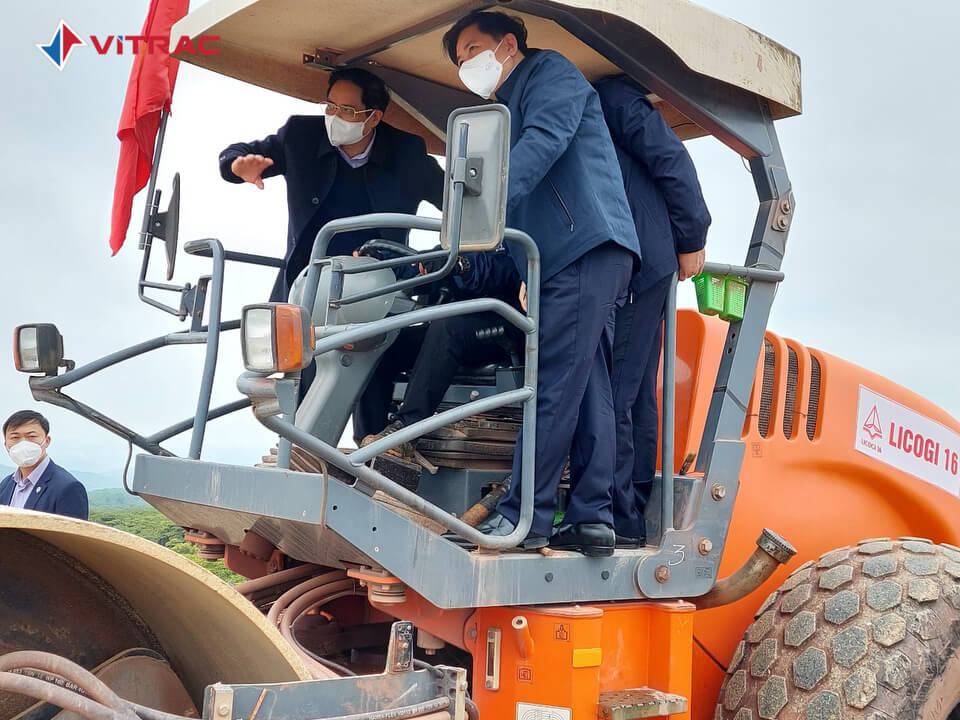 Thu Tuong Pham Minh Chinh Tham Va Chuc Tet Cong Nhan Licogi16 Dang Thi Cong Cao Toc Van Don Mong Cai
