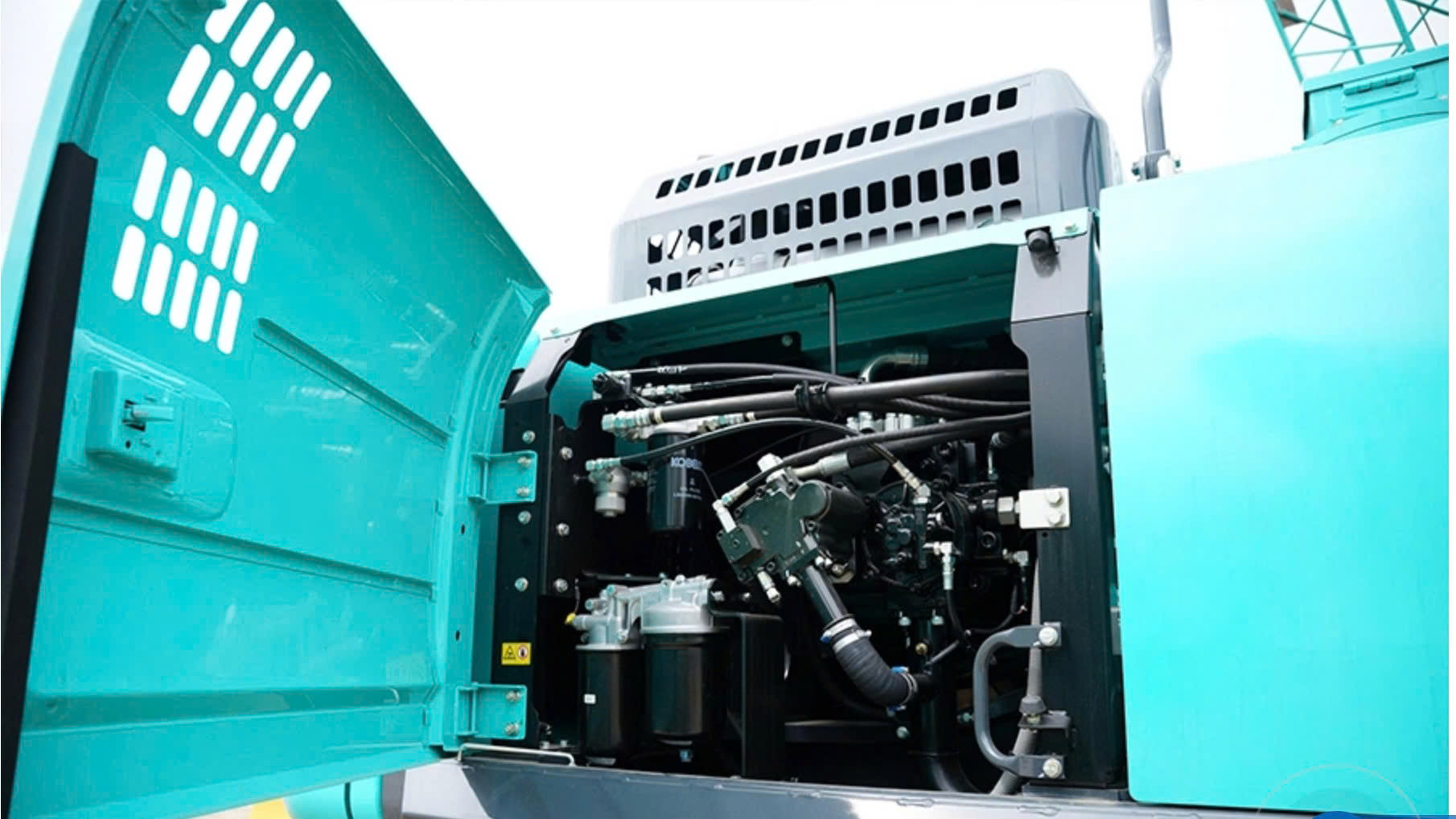 máy xúc kobelco sk200-10 động cơ hino mạnh mẽ