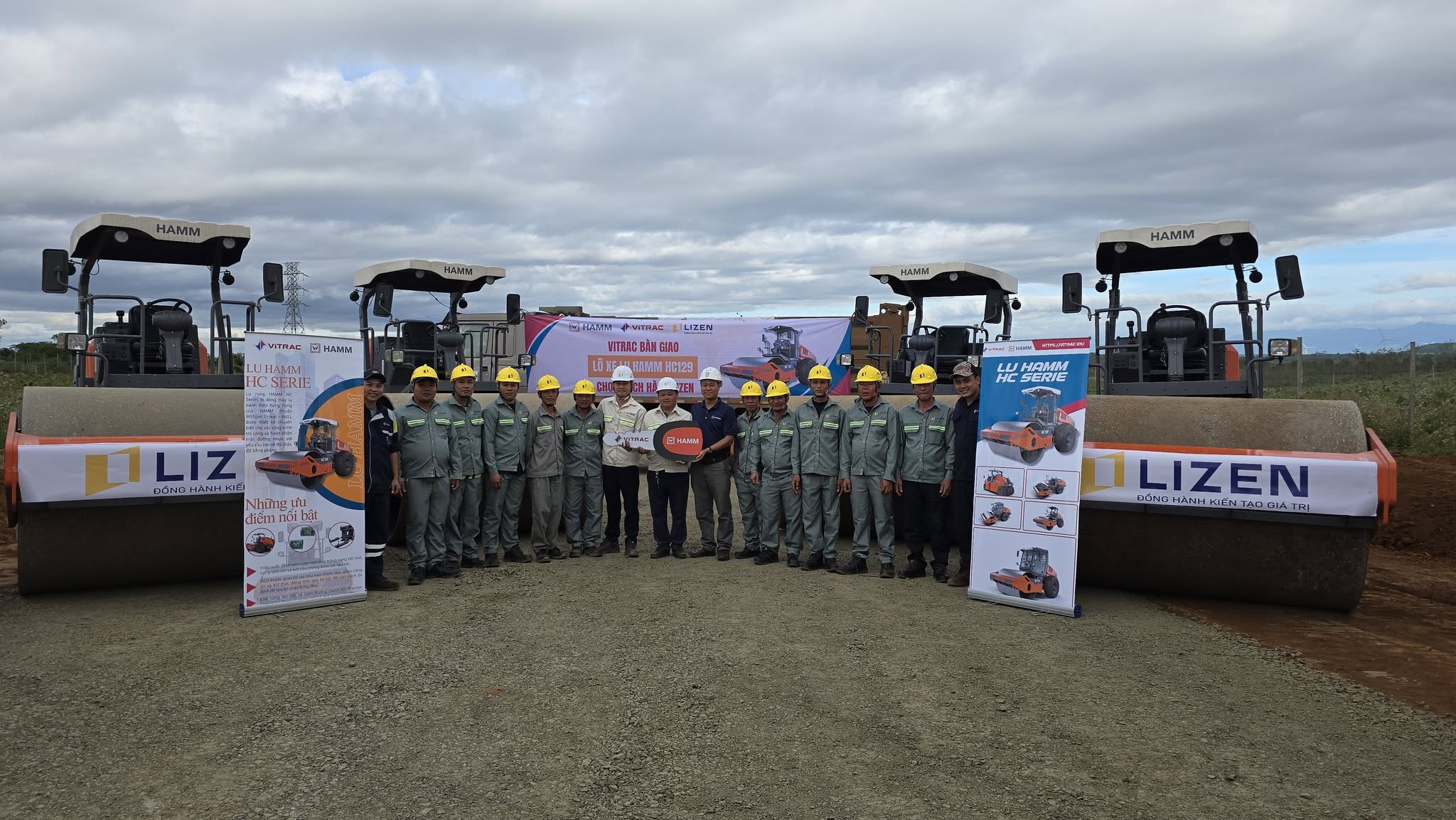 vitrac bàn giao lô 15 xe lu hamm hc129 vitrac bàn giao lô 15 xe lu hamm hc129